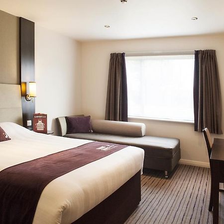 Premier Inn Uttoxeter Exterior foto