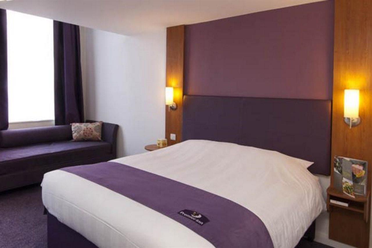 Premier Inn Uttoxeter Exterior foto