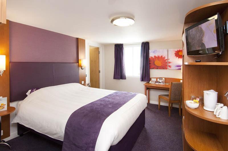 Premier Inn Uttoxeter Exterior foto