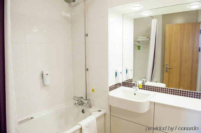 Premier Inn Uttoxeter Exterior foto